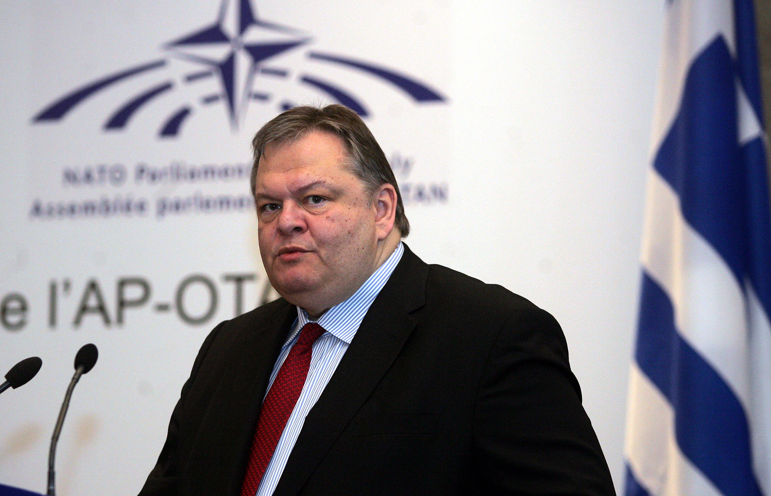 Εκτός επιχειρήσεων στη Λιβύη,  μέχρι νεωτέρας, δηλώνει ο Ευ.Βενιζέλος