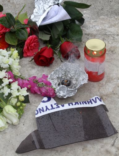 Σε κλίμα οργής και οδύνης οι κηδείες των δύο αστυνομικών της ομάδας ΔΙΑΣ