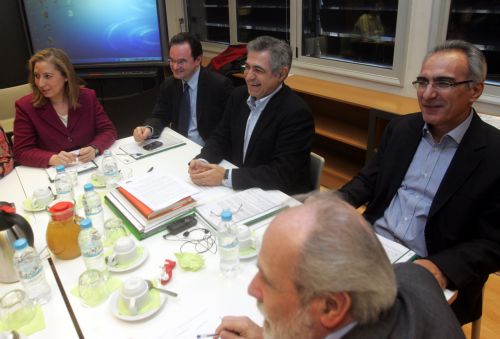 Επίθεση Καρχιμάκη σε ΝΔ και Αριστερά από το Πολιτικό Συμβούλιο του ΠΑΣΟΚ