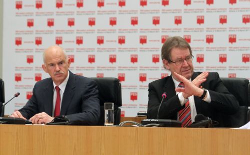 Μείωση των επιτοκίων στα δάνεια Ελλάδας και Ιρλανδίας ζητά το ΕΣΚ