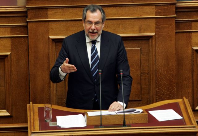 Νέα κόντρα στη Βουλή για τη λύση στο θέμα των μεταναστών της Υπατίας