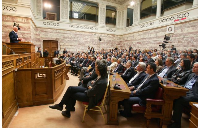 Ερώτηση βουλευτών του ΠΑΣΟΚ για την ρευστότητα και τον ρόλο των τραπεζών