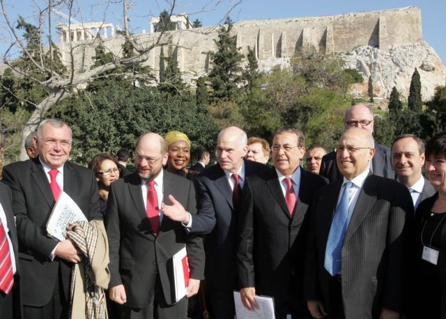 Δεν ανεχόμαστε τη δολοφονία αθώων στη Λιβύη, είπε ο πρωθυπουργός πριν τη Σύνοδο στο Παρίσι