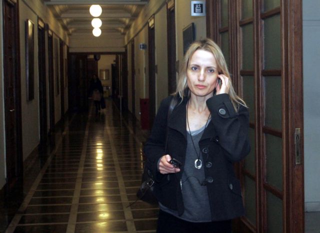 Καμία άλλη παράταση για τους ημιυπαίθριους, ξεκαθαρίζει η Τίνα Μπιρμπίλη