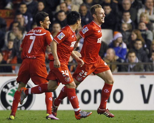 «Στοιχειωμένες νυχτερίδες» συγκατοικούν με το «κίτρινο υποβρύχιο»