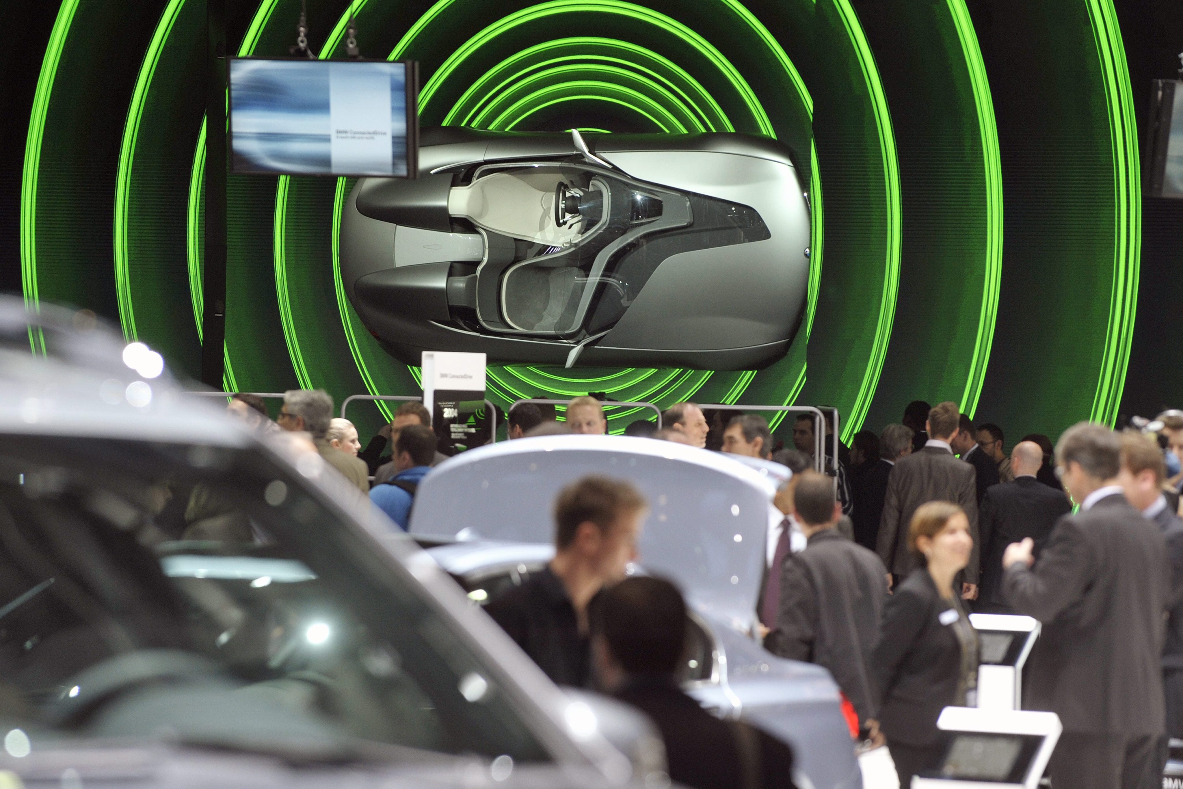 Υβριδική συμμαχία 100 εκατομμυρίων ευρώ δημιουργούν οι όμιλοι PSA και BMW