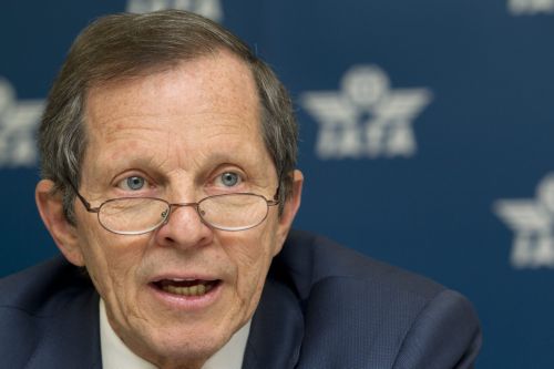 Μείωση 50% στα κέρδη των αεροπορικών εταιρειών προβλέπει η ΙΑΤΑ λόγω του ακριβού πετρελαίου