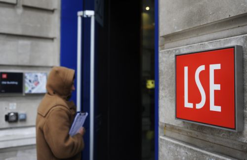 Παραιτήθηκε ο πρύτανης του London School of Economics λόγω σχέσεων με την οικογένεια Καντάφι