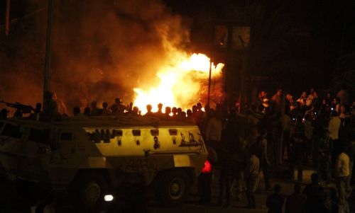 Συγκρούσεις μεταξύ χριστιανών κοπτών και μουσουλμάνων στο Κάιρο με νεκρούς