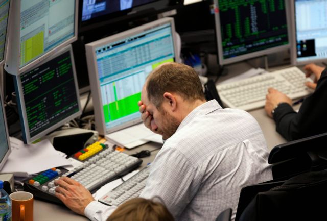 Προς τις 1.550 μονάδες υποχωρεί το Χρηματιστήριο με οδηγό τις τράπεζες