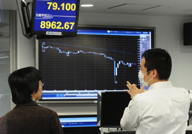 Μαζική παρέμβαση από τις χώρες της G7 στην αγορά συναλλάγματος για να φρενάρουν το γεν