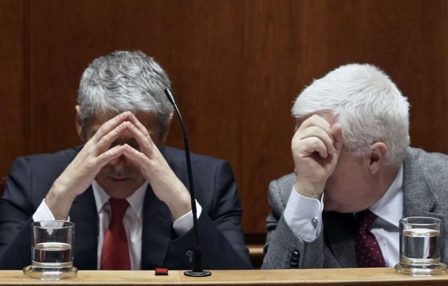 Βαθαίνει το πολιτικό αδιέξοδο στην Πορτογαλία με φόντο τη λιτότητα