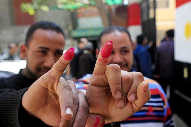 Στις κάλπες οι Αιγύπτιοι στο δημοψήφισμα για τις συνταγματικές μεταρρυθμίσεις