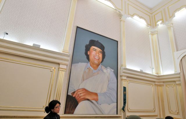 «Στο τέλος θα επικρατήσουμε», υπόσχεται στους οπαδούς του ο Μουαμάρ Καντάφι