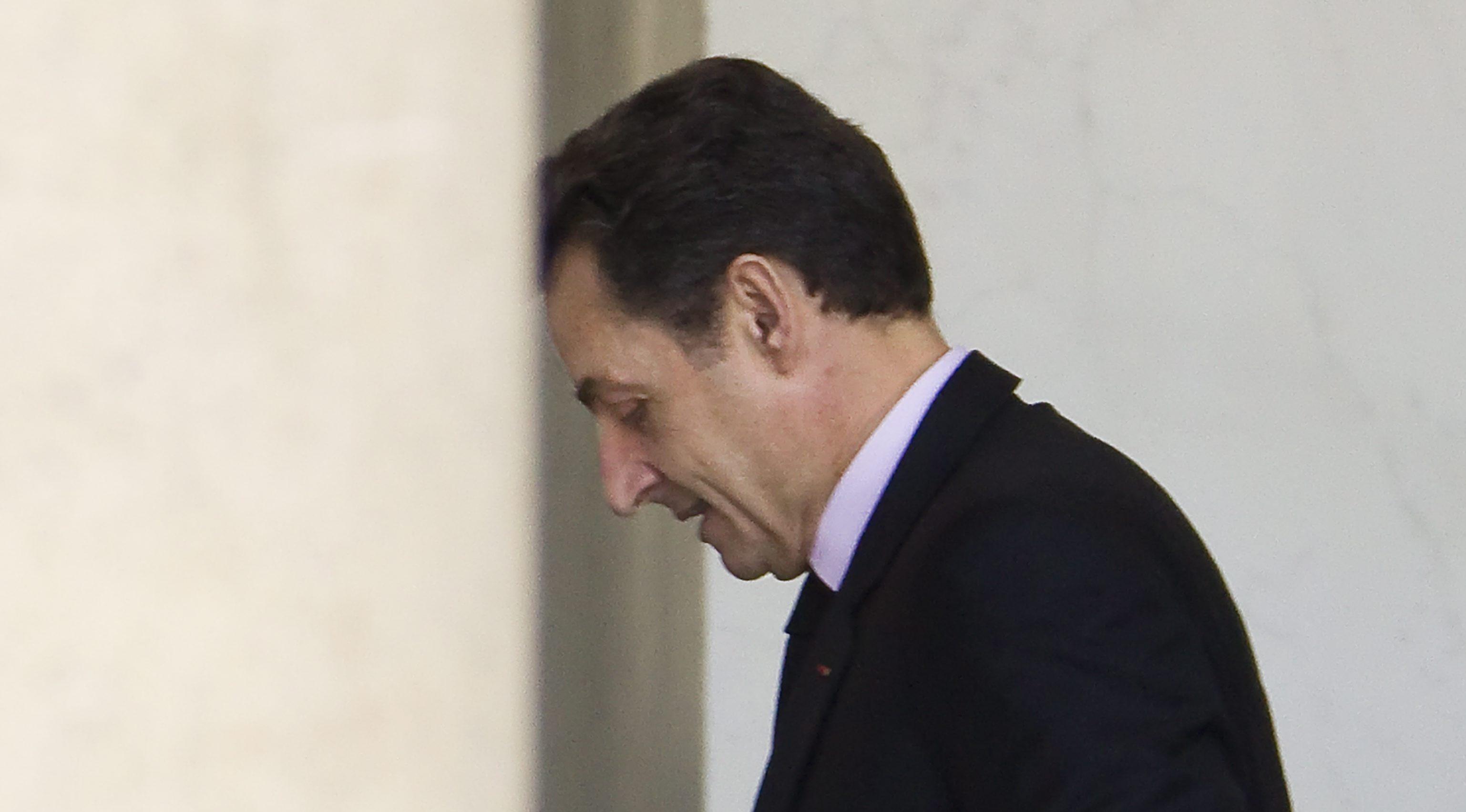 Νέα δημοσκόπηση δείχνει τα ποσοστά του Σαρκοζί να διολισθαίνουν ακόμα περισσότερο