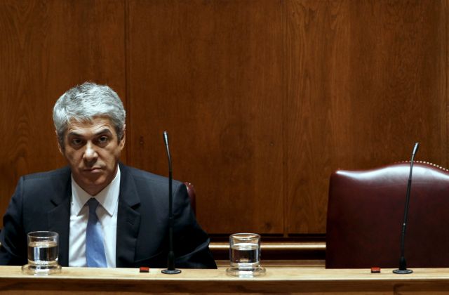 Παραιτήθηκε ο Σόκρατες μετά την καταψήφιση του πακέτου λιτότητας