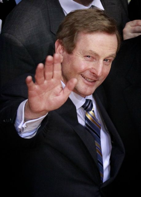 Αναλαμβάνει καθήκοντα η νέα κυβέρνηση συνασπισμού της Ιρλανδίας