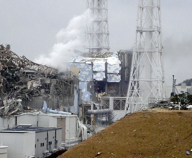 Πυρκαγιές στους πυρηνικούς αντιδραστήρες της Φουκουσίμα, νέος σεισμός 6 βαθμών