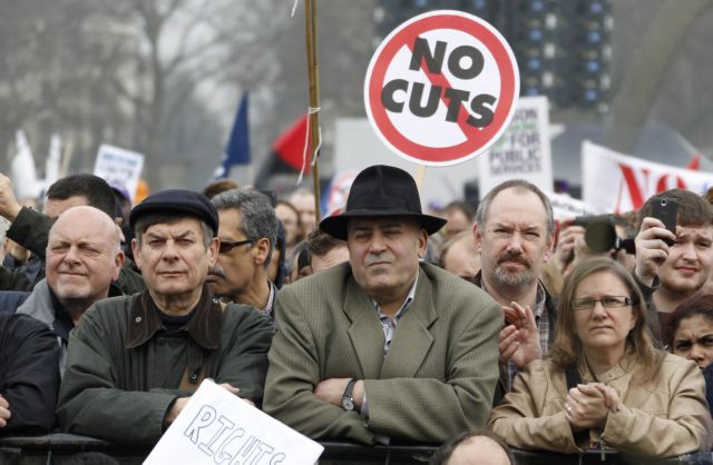 Καταδικάζουν οι συνδικαλιστές τα επεισόδια κατά τη διαδήλωση στο Λονδίνο