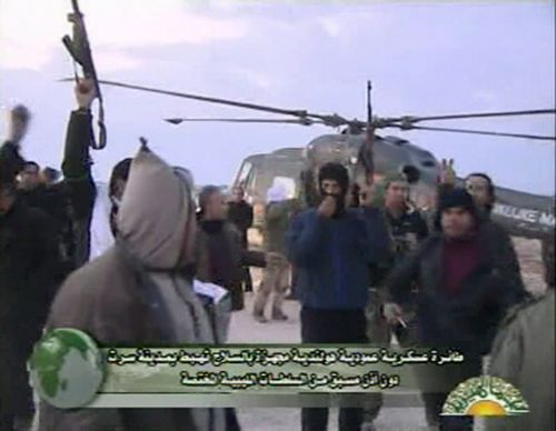 Στην Ελλάδα παραδίδει η Λιβύη τους τρεις κρατούμενους Ολλανδούς πεζοναύτες