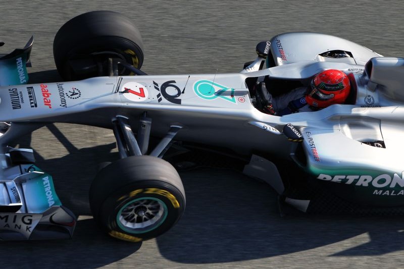 «Η Mercedes W02 είναι ικανή να κερδίσει», λέει ο Michael Schumacher