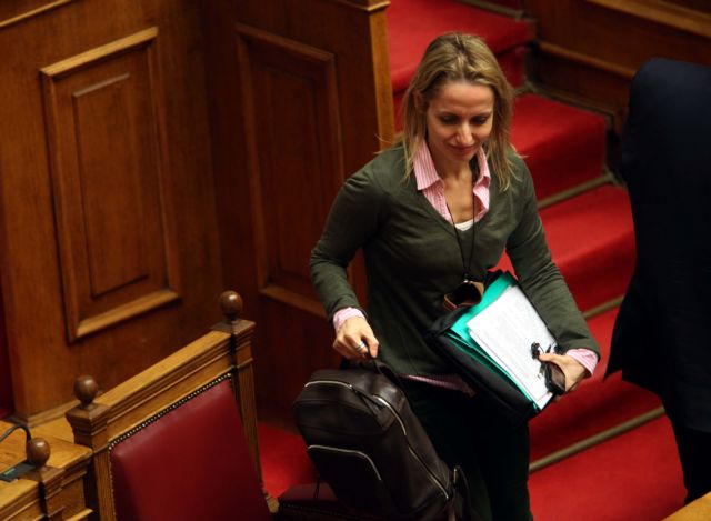 Απορρίπτει το ενδεχόμενο παραίτησής της η Τίνα Μπριμπίλη