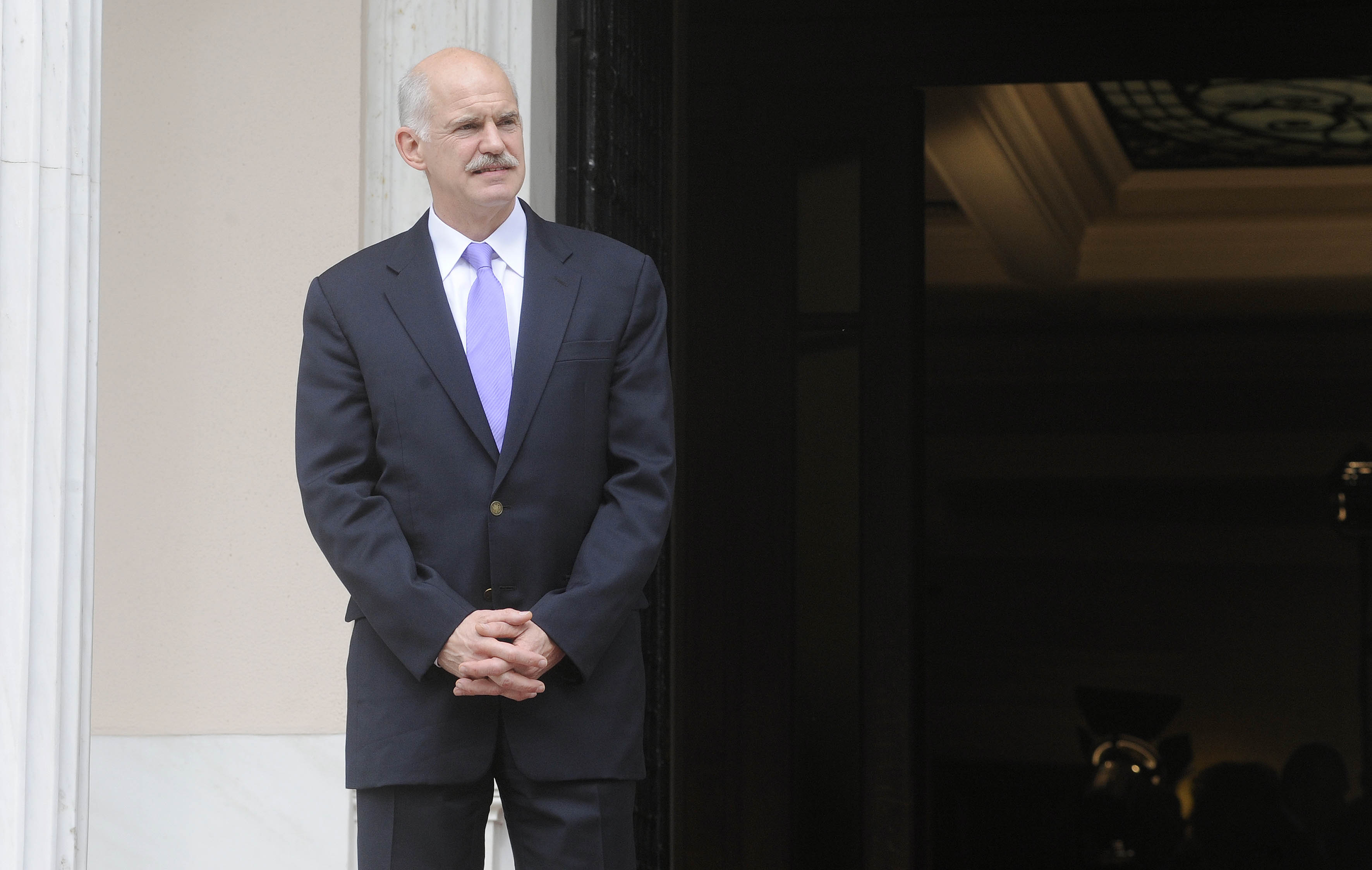 Με ζητούμενο την «εθνική γραμμή» οι επαφές Παπανδρέου με τους αρχηγούς των κομμάτων