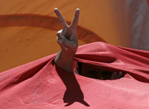 Σε αναβρασμό χώρες της Μέσης Ανατολής, οι πολίτες ζητούν ελευθερίες και δουλειές