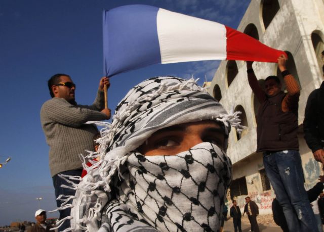 Καταστράφηκε η αεροπορία του Καντάφι, στο στόχαστρο οι χερσαίες δυνάμεις