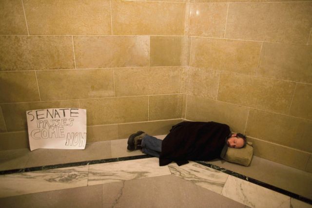 Παρά τον πολυήμερο αγώνα, το Ουισκόνσιν ψήφισε τον αντεργατικό νόμο