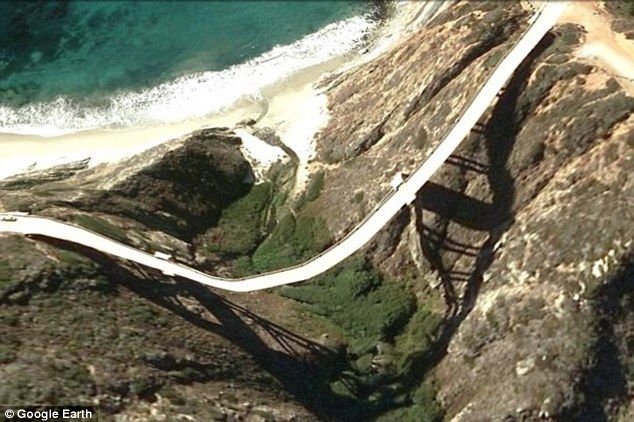 «Σουρεαλιστικές» γέφυρες έδωσαν έναν καλλιτεχνικό τόνο στο Google Earth