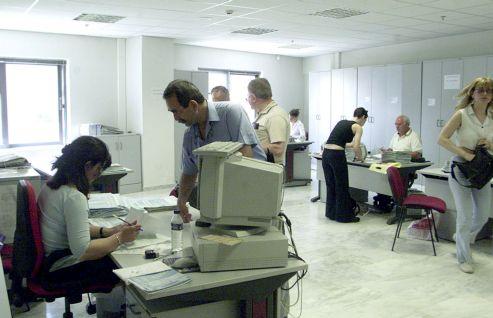 Ιδιώτες στη διαδικασία βεβαίωσης φόρων εμπλέκει το υπουργείο Οικονομικών