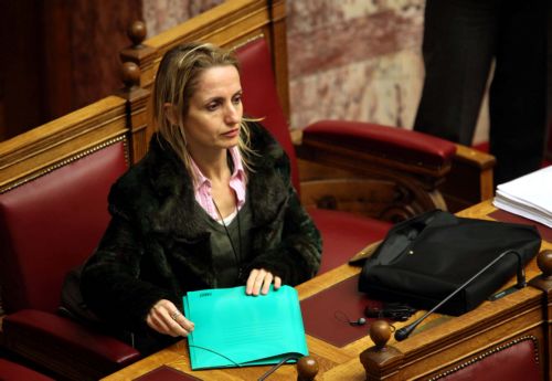 Να παραμείνουν στο Δημόσιο ΔΕΗ και ΕΥΔΑΠ, λέει η Τίνα Μπιρμπίλη