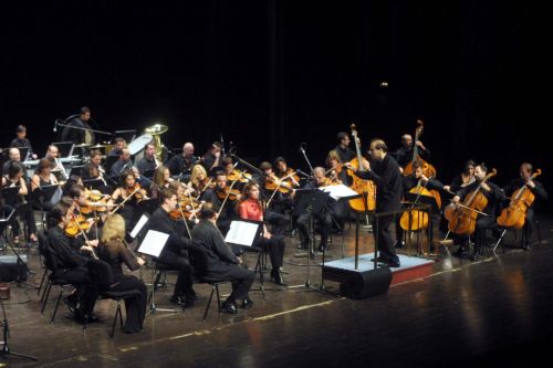 Η Ορχήστρα των Χρωμάτων τιμά τον Άστορ Πιατσόλα