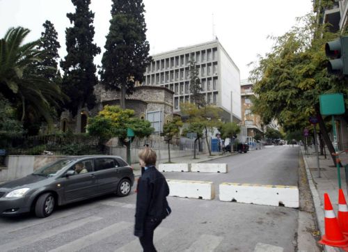 Παράνομα έκρινε το ΣτΕ τα έργα στο Κολωνάκι για την προστασία της βρετανικής πρεσβείας