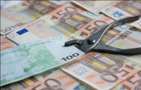 Τέρμα τα μετρητά στις συναλλαγές άνω των 3.000 ευρώ από την 1η Απριλίου
