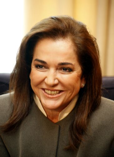 Τις φορολογικές της προτάσεις παρουσίασε στον Όλι Ρεν η Ντόρα Μπακογιάννη