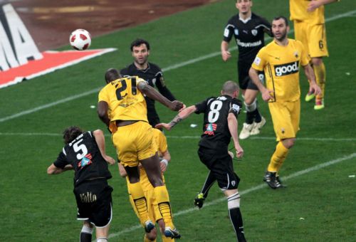 Η ΑΕΚ δεν κατάφερε να νικήσει τα… δοκάρια και τους «εννέα» του ΠΑΟΚ