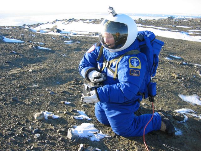 Στολή για μελλοντικές αποστολές στον Άρη δοκιμάζεται στην Ανταρκτική