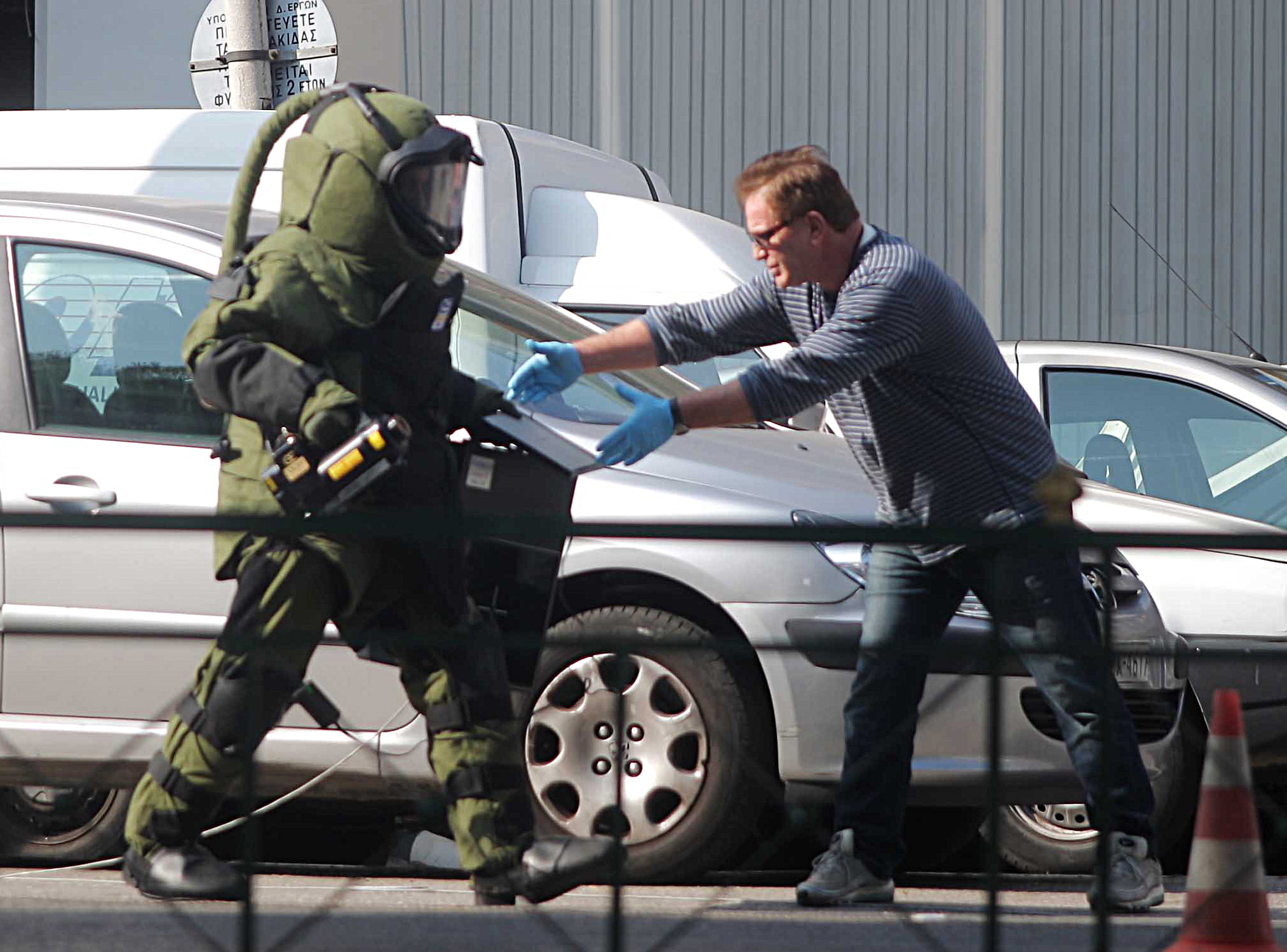 Εξουδετέρωση εκρηκτικού μηχανισμού στην ΔΟΥ Ν.Κόσμου