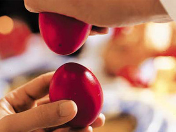 «Τσουγκρίστε αυγά, όχι αυτοκίνητα!»