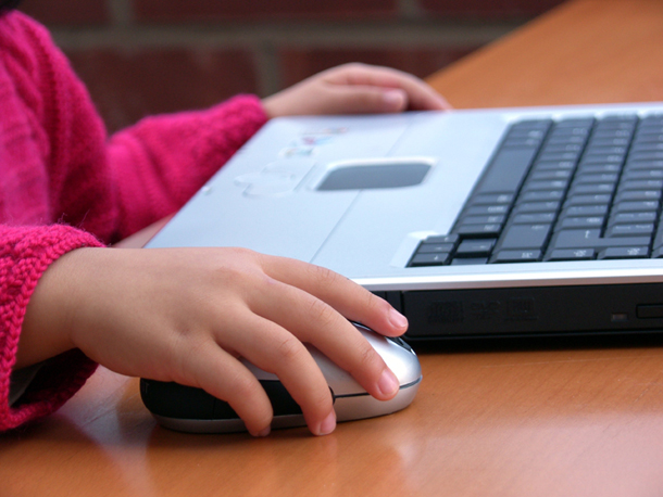 Συμβουλές για την αγορά του κατάλληλου ηλεκτρονικού παιχνιδιού για τα παιδιά