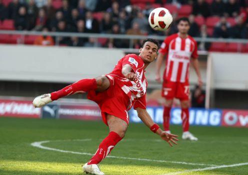 Θλάση ο Ζαϊρί, «τσεκάρει» Βενκέρ ο Ολυμπιακός