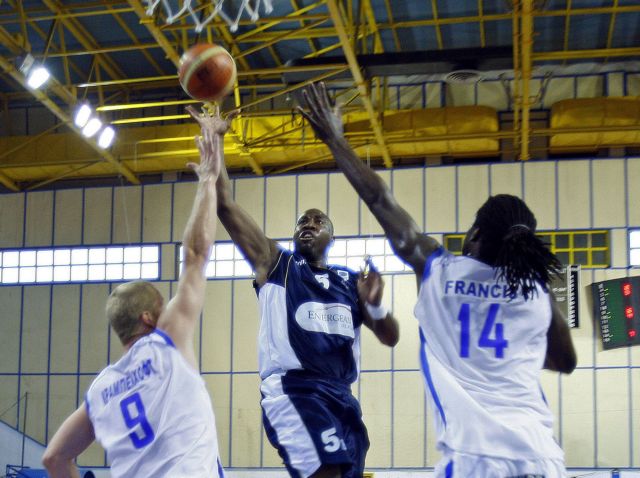 Η Καβάλα εξασφάλισε την είσοδο της στα πλέι-οφ