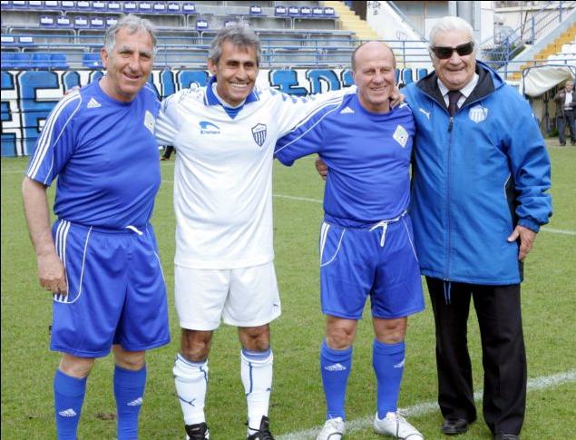 Παλαίμαχοι ποδοσφαιριστές ένωσαν τις δυνάμεις τους για τον «Εθνικάρα»