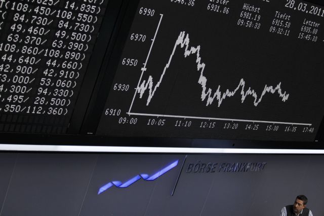 Νέα ρεκόρ για τα ασφάλιστρα κινδύνου και τα spread των ελληνικών ομολόγων