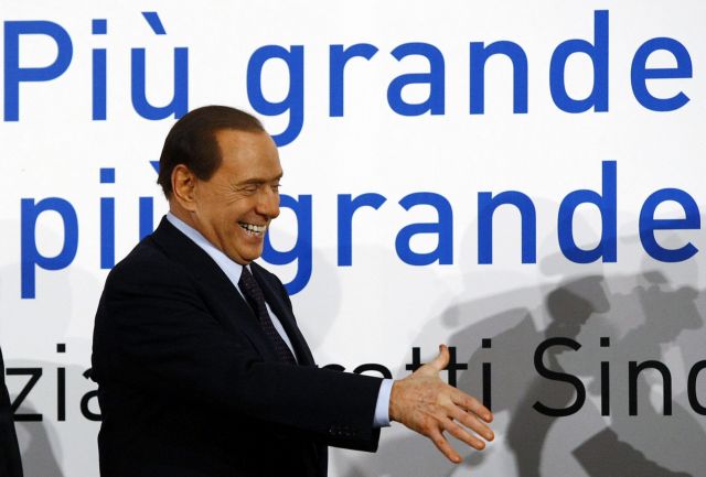 «Πεφωτισμένος» ο Μπερλουσκόνι, αλλά να φύγει, λέει η Στεφανία Κράξι