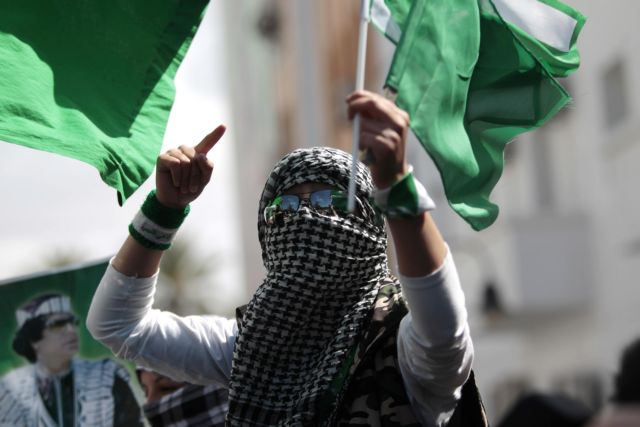 Αμετακίνητοι στις θέσεις τους Καντάφι και εξεγερμένοι μετά την απόρριψη της εκεχειρίας