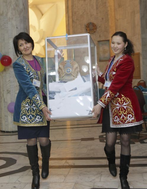 Απόλυτος κυρίαρχος του Καζακστάν παραμένει ο Νουρσουλτάν Ναζαρμπάγεφ