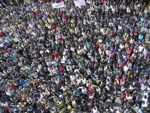 «Φλέγεται» η Συρία με μαζικές διαδηλώσεις, συλλήψεις και καταστολή